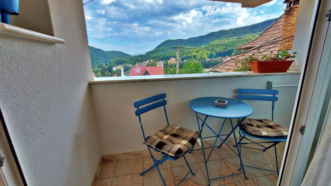 Отель Casa Giulia Бэи­ле-Олэ­неш­ти Экстерьер фото