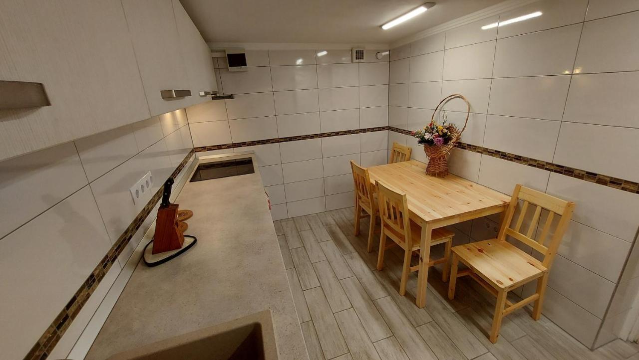 Отель Casa Giulia Бэи­ле-Олэ­неш­ти Экстерьер фото