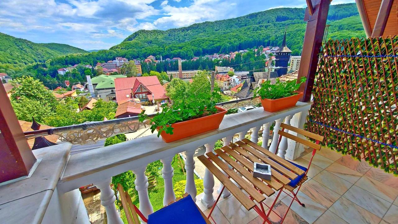 Отель Casa Giulia Бэи­ле-Олэ­неш­ти Экстерьер фото