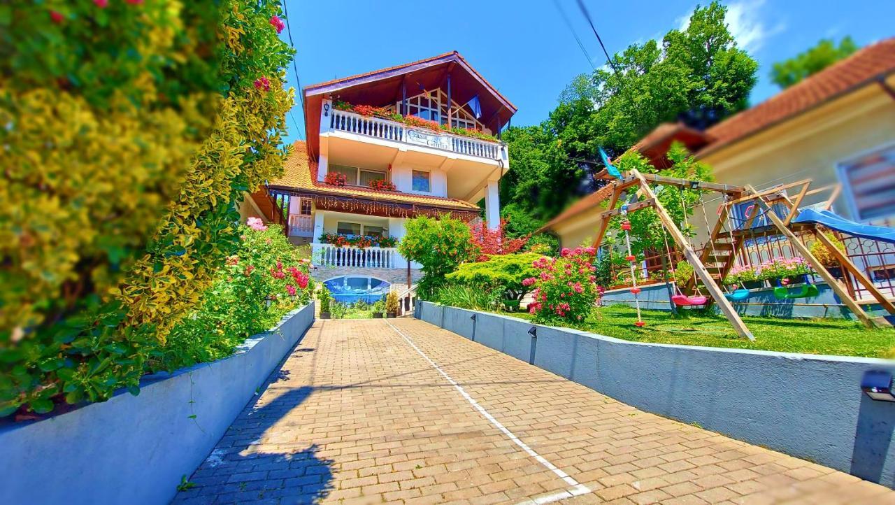 Отель Casa Giulia Бэи­ле-Олэ­неш­ти Экстерьер фото